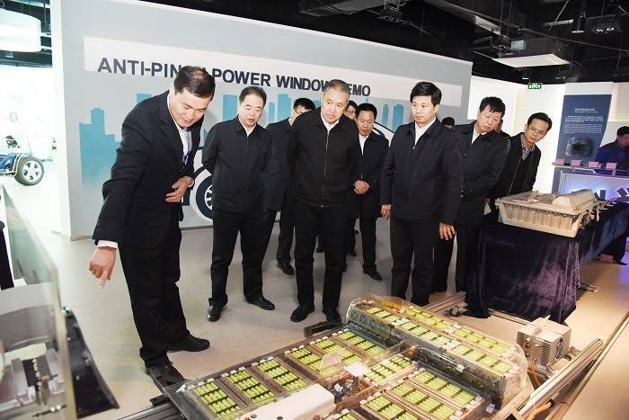 国家工商总局局长张茅在吉林调研时强调:增强信心坚定方向把商事制度改革不断推向深入